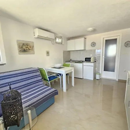 Apartment Blanka Nv - With Terrace, Grill And Parking